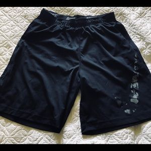 Men’s Nike Training Shorts camo size Large
